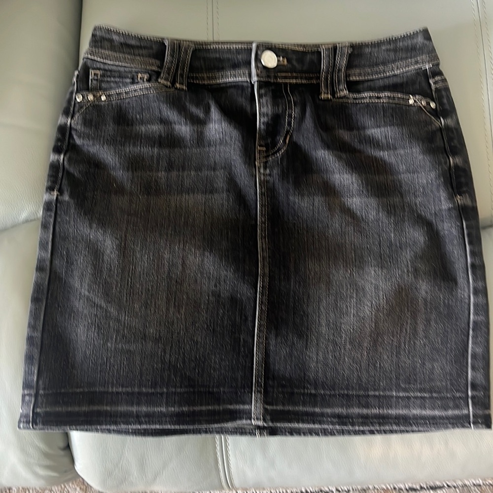 WHBM black jean skirt - size 00
